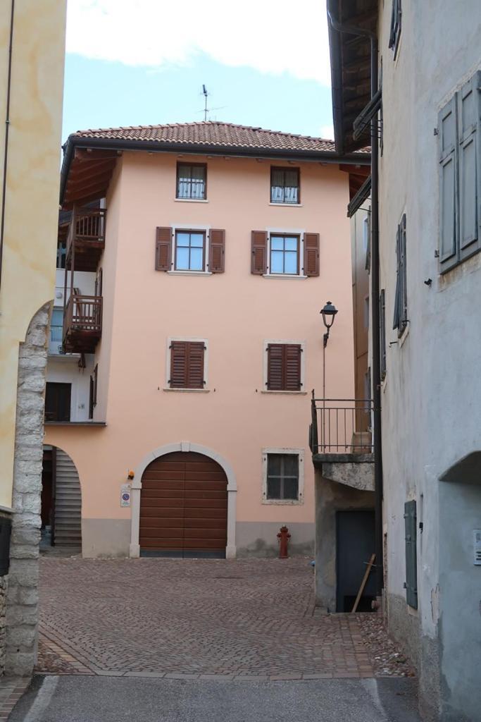 Appartamento Per Vacanze "Il Gelso" โรเวเรโต ภายนอก รูปภาพ