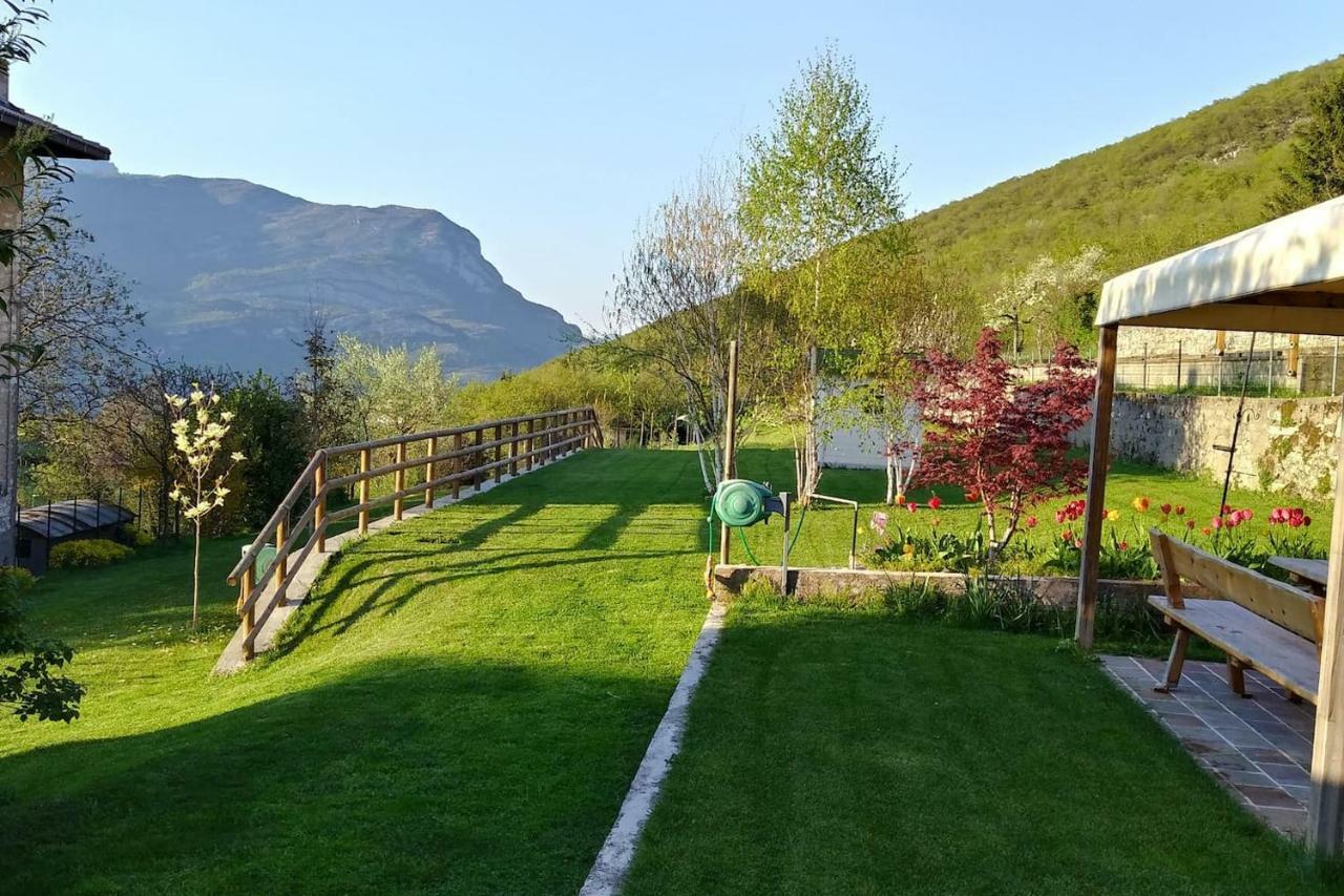 Appartamento Per Vacanze "Il Gelso" โรเวเรโต ภายนอก รูปภาพ